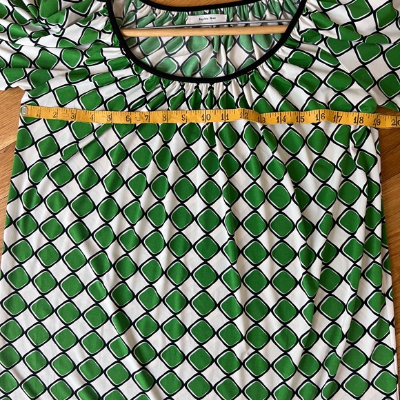 Sophie Max dress..Spring through Fall get lots of wear. Fits small size too. - Picture 8 of 8